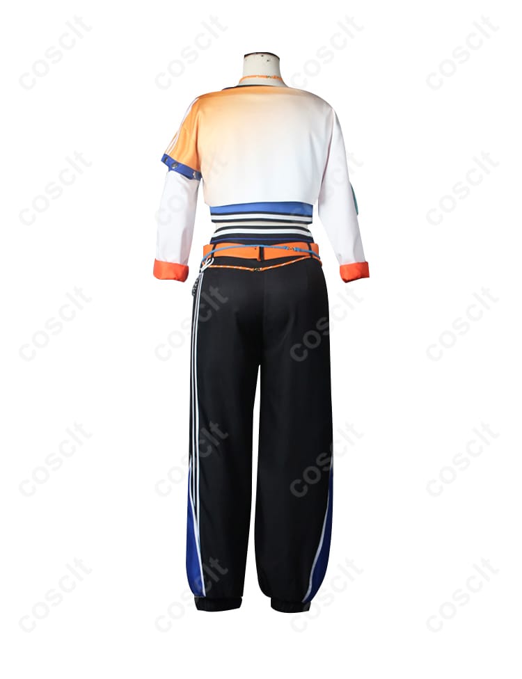 コスプレ衣装の背面画像。細部のデザインや縫製が美しく仕上げられています。