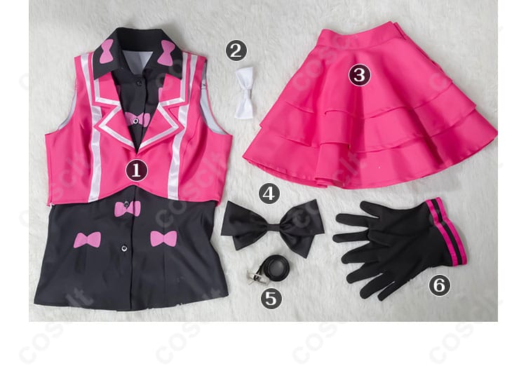 春音あいら コスプレ衣装のセット内容を展示。トップス、スカート、髪飾りなど、豪華なアイテムが揃っています。
