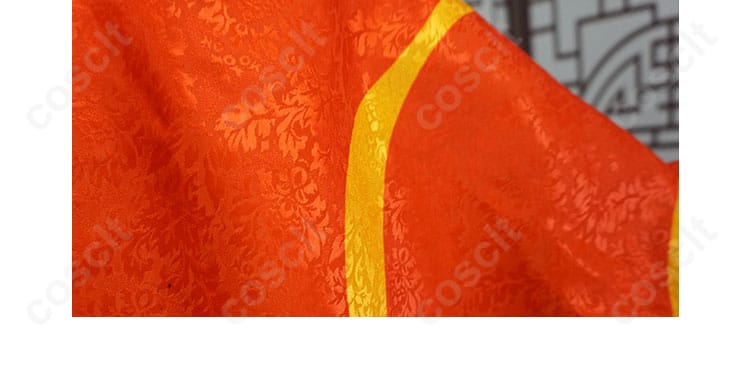 鯉夏花魁 コスプレ衣装の衣袖の装飾の詳細。細かい刺繍やレースが施された美しいデザイン。