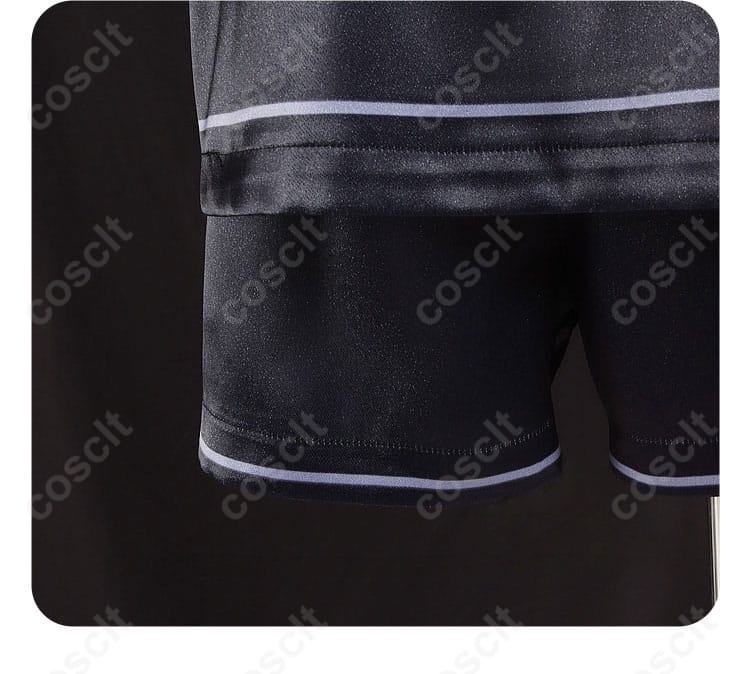 コスプレ衣装のパンツ部分の細部。快適さとデザイン性を兼ね備えたパンツ。