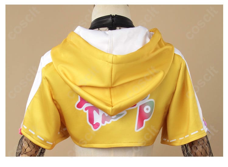 服上衣背面の装飾ディテール、コスプレ衣装の後ろ側のデザイン