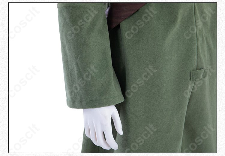 ALONEコスプレ衣装の袖口装飾ディテール。袖部分の装飾がしっかりと確認できる。