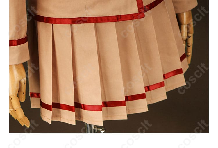 天野いちごコスプレ衣装のスカート装飾の詳細。美しいラインと細部のデザインが際立つ。