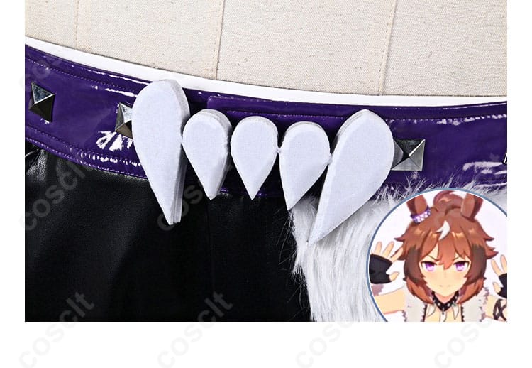 コスプレ衣装のパンツベルト部分の装飾細部を映した写真。シンコウウインディの服装にぴったりなデザイン。