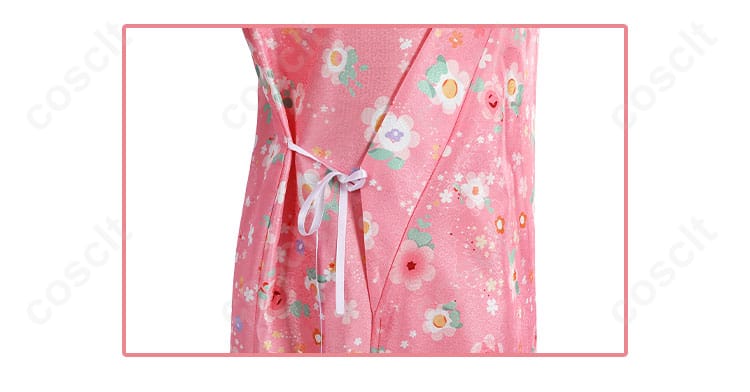 服の系紐装飾ディテール、甘露寺蜜璃のコスプレ衣装。高い再現度を誇る系紐デザインが魅力。