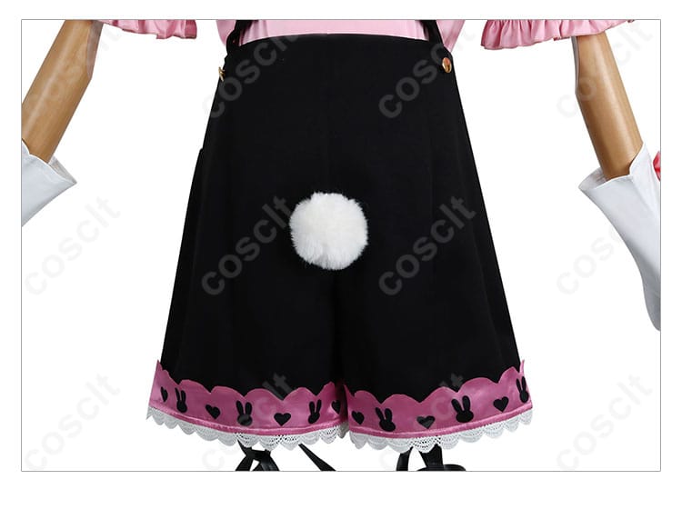 パンツ背面装飾細節図。パンツの背面部分に施された装飾やデザインがアップで見える画像。