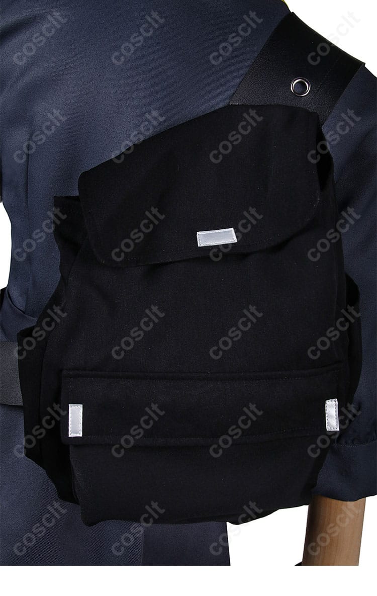 フランカ コスプレ衣装の背中部分の装飾。バックパックデザインがキャラクターの特徴を完璧に再現。