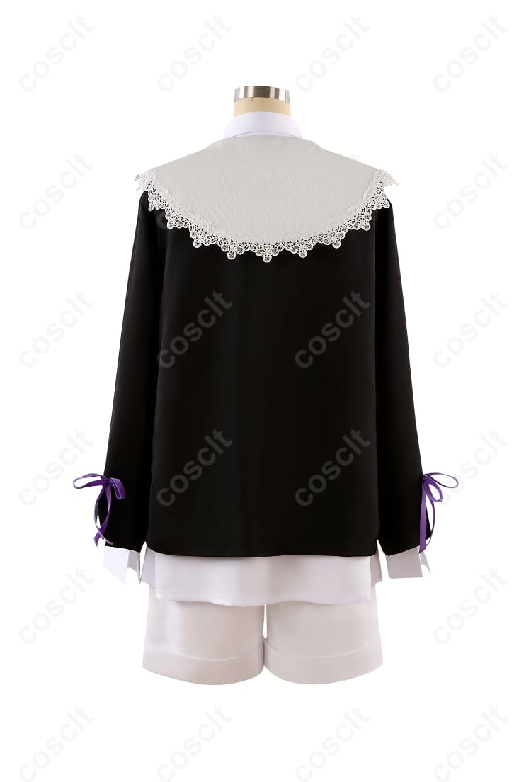 商品背面の画像。朔間凛月の私服（幼少期）コスプレ衣装の背面デザインが詳細に確認できる。