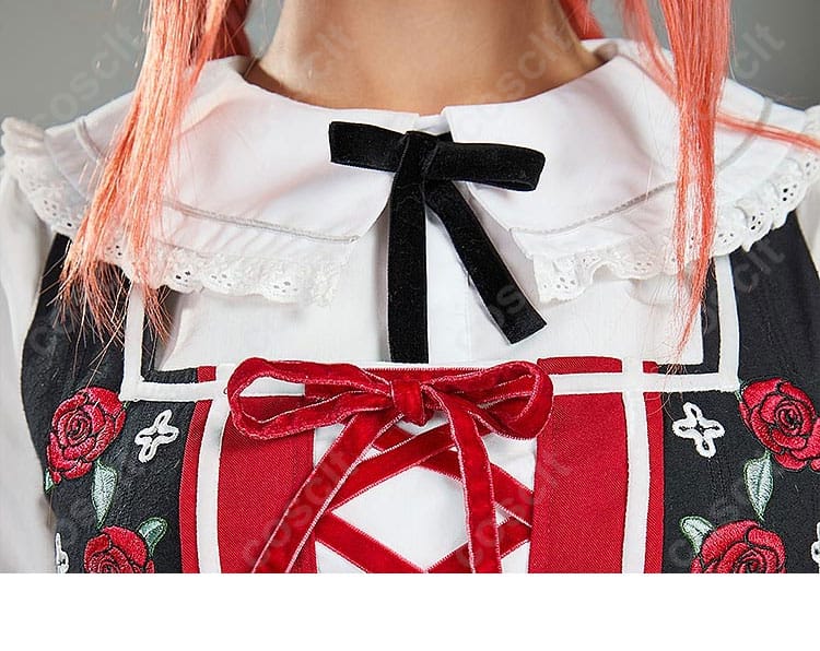 蝶結びの装飾ディテール：ホロのコスプレ衣装に使われた蝶結びのデザインとディテール。
