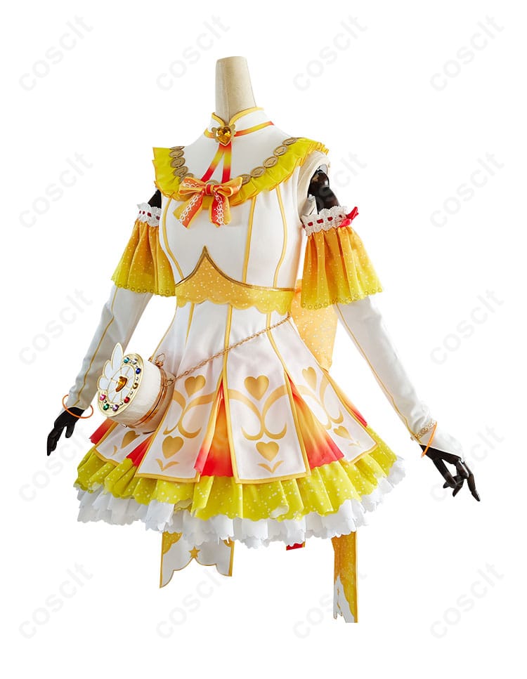 高坂穂乃果 コスプレ衣装 サイドビュー、衣装の装飾やシルエットがよくわかる。コスプレ愛好者必見の詳細。