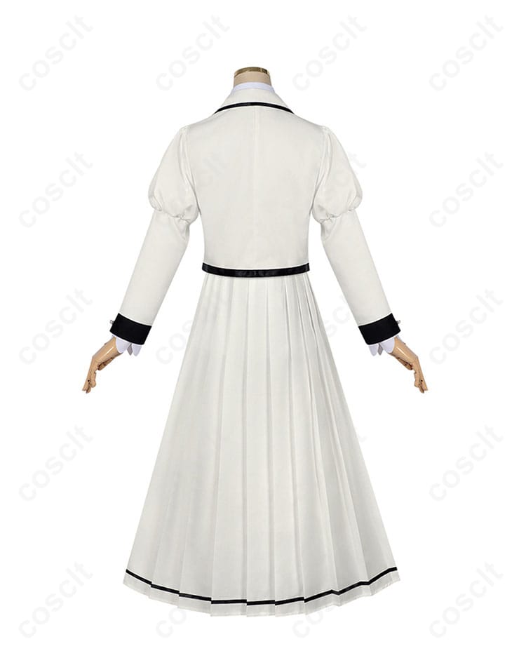 商品背面図。コスプレ衣装の背面がよくわかる画像。