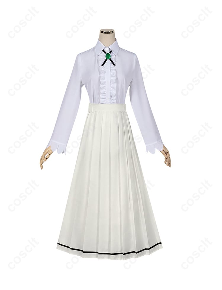 内搭衬衫服装细节图。衬衫部分のディテール、ボタンやステッチなどの細部に注目。