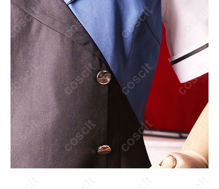 衣襟装飾の詳細。コスプレ衣装の美しい刺繍とデザインが強調されています。