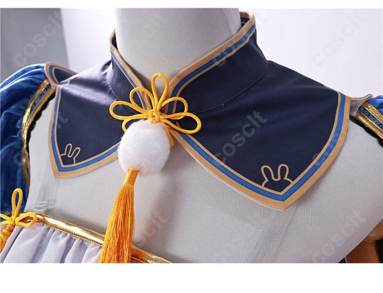 服装の襟飾りの細部 - ぺこらのコスプレ衣装の襟装飾、細やかな刺繍が施されています
