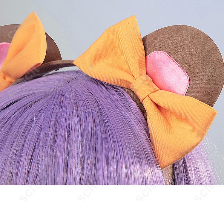 ヘアピンと蝶結びアクセサリー詳細画像 - ヘアアクセサリーのディテールと蝶結びが華やかさを加える。