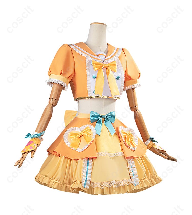 商品側面画像 - 星川サラのコスプレ衣装を側面から見ると、装飾の細部までこだわりが見えます。