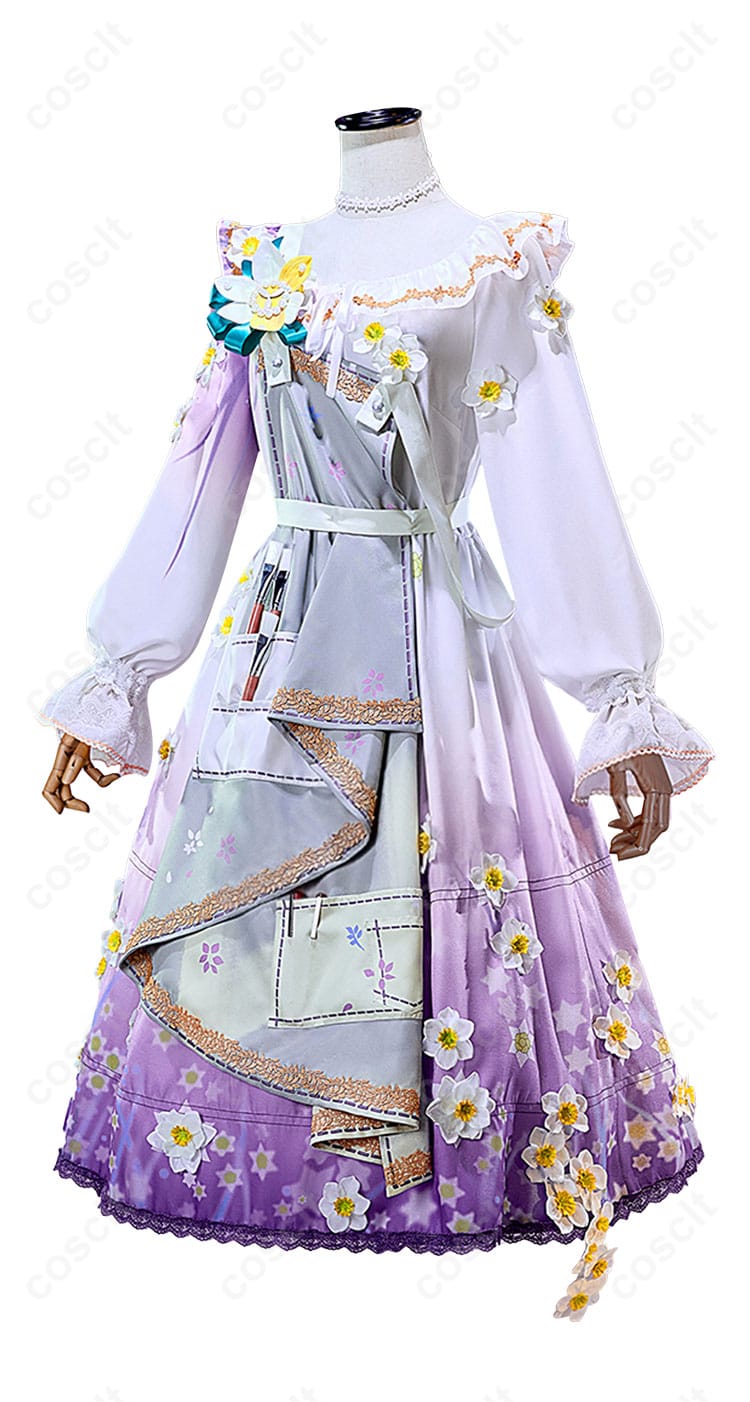 商品側面図 - 服の側面のディテールを確認。細かい装飾やフィット感が特徴です。