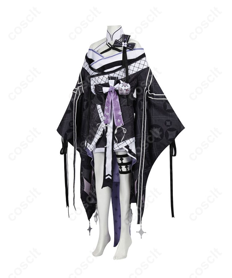 着物コスプレ衣装の側面からの視点。衣装のフィット感とラインがわかりやすく見える画像です。