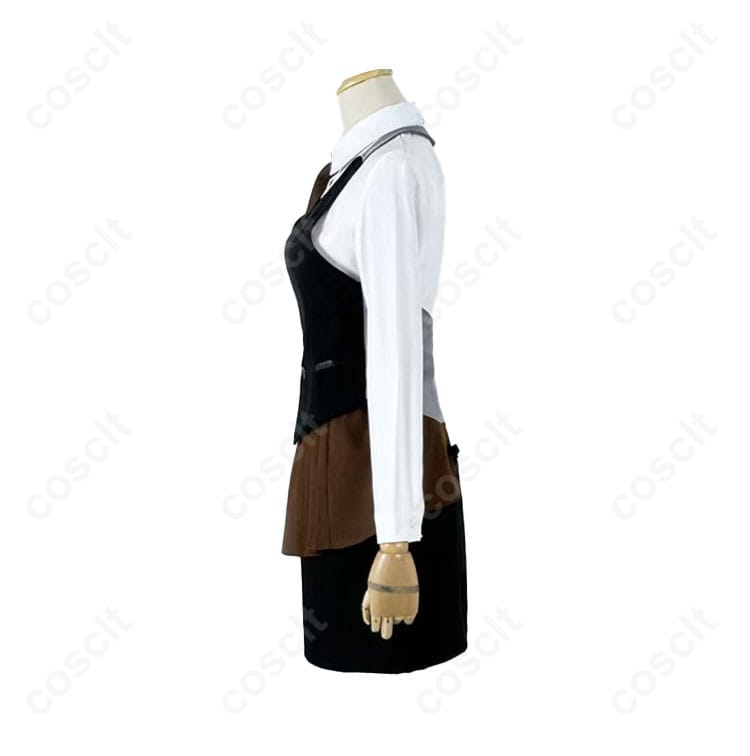 霧嶋董香の制服コスプレ衣装の側面と袖のディテール。細かい刺繍とデザインが特徴です。