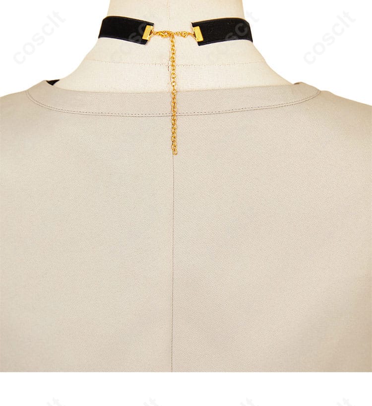 エレイナ コスプレ衣装の背面装飾の詳細画像。エレイナのコスプレ衣装の背面の細部、デザインや装飾にこだわりが感じられる。